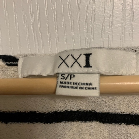 Forever 21 Black and White Striped Tee - Size S - Picture 2 of 4